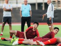 乐鱼体育app-本土球队冲刺国内联赛，备战荣耀争夺的简单介绍