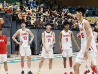 乐鱼体育app-还在磨合！国青男篮热身赛64-56险胜德国