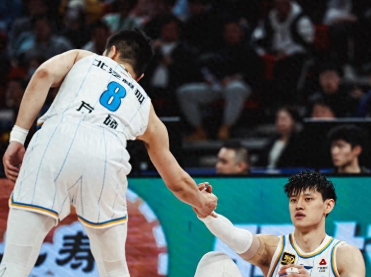 青海男篮力克天津，连续两胜