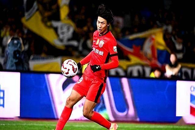 中超-李新翔传射蒯纪闻送助攻上海海港3-0大连英博