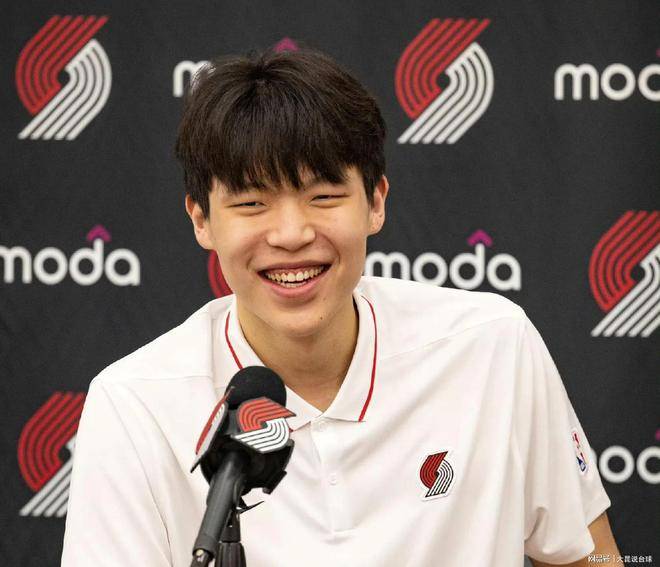 杨瀚森对比NBA和CBA身体对抗：这边比较文明