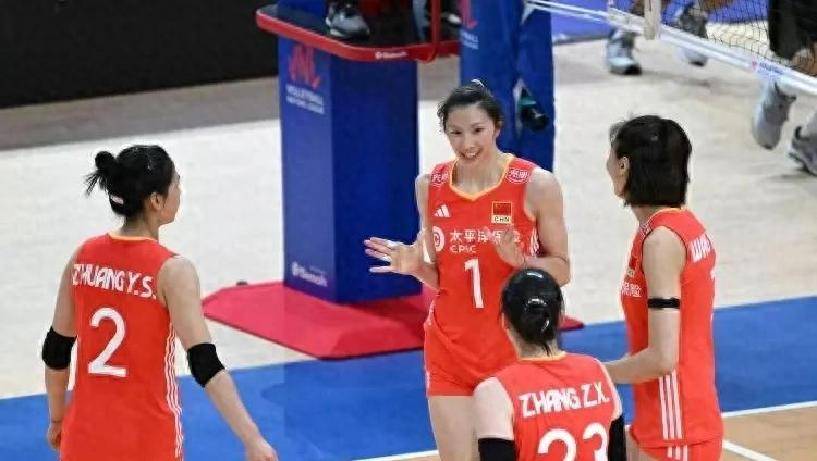 包含热身赛-中国女排1-3遭波兰逆转提前感受魔鬼主场的词条