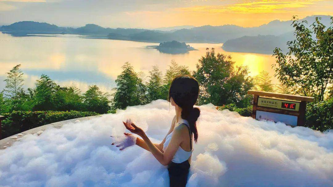 紧张情绪升腾，现场气氛酣畅淋漓